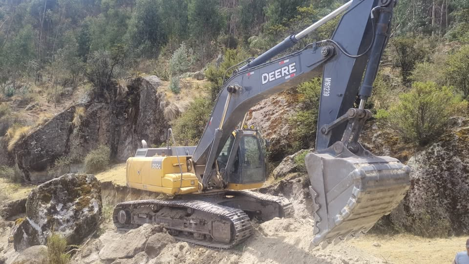 Excavadora John Deere 350 GLC en venta local